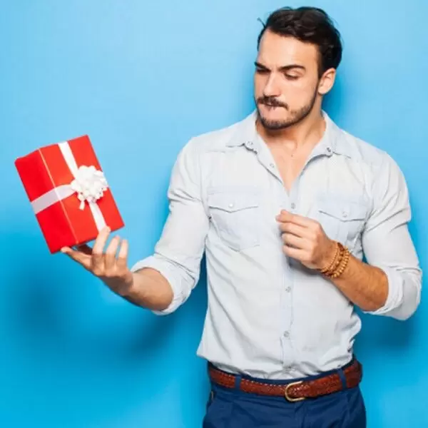 Что подарит нарцисс: шокирующая правда о подарках от токсичных людей